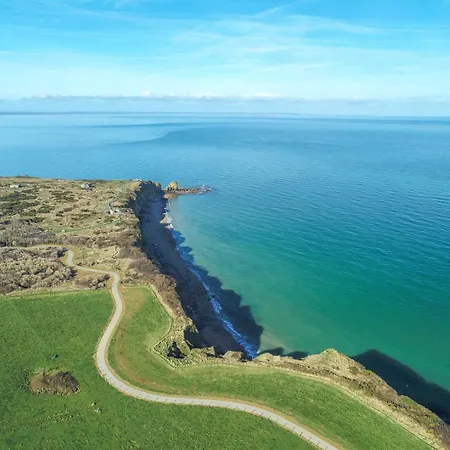 4 Personnes Avec Piscine Et Bain Nordique Proche Des Plages Du Debarquement Apartment *