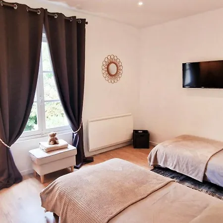 4 Personnes Avec Piscine Et Bain Nordique Proche Des Plages Du Debarquement Le Manoir (Calvados)