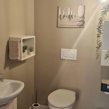 4 Personnes Avec Piscine Et Bain Nordique Proche Des Plages Du Debarquement Le Manoir (Calvados)