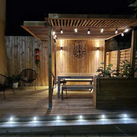4 Personnes Avec Piscine Et Bain Nordique Proche Des Plages Du Debarquement アパート *