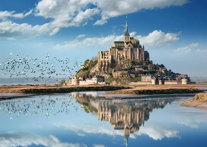 4 Personnes Avec Piscine Et Bain Nordique Proche Des Plages Du Debarquement アパート Le Manoir (Calvados)