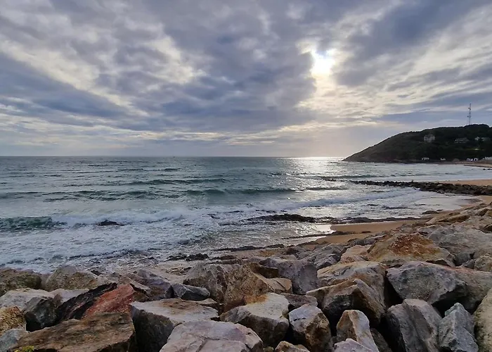 4 Personnes Avec Piscine Et Bain Nordique Proche Des Plages Du Debarquement アパート