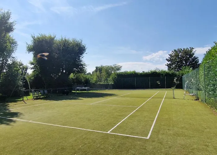 4 Personnes Avec Piscine Et Bain Nordique Proche Des Plages Du Debarquement アパート *