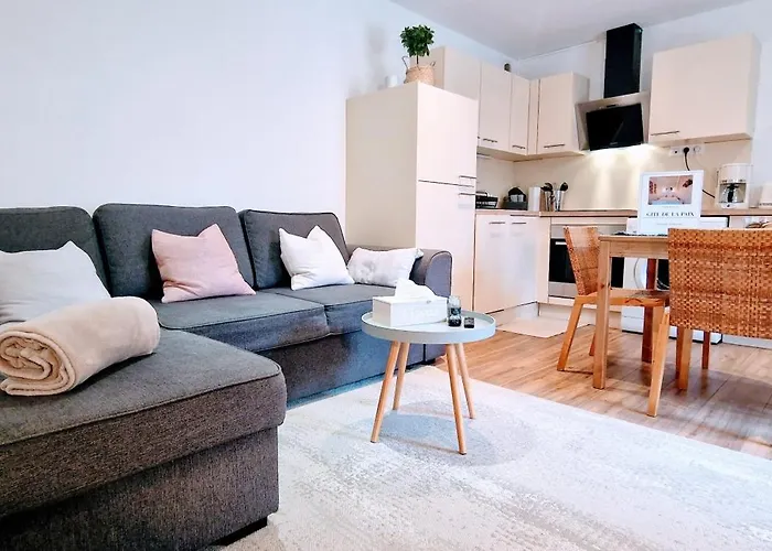 4 Personnes Avec Piscine Et Bain Nordique Proche Des Plages Du Debarquement Le Manoir (Calvados)